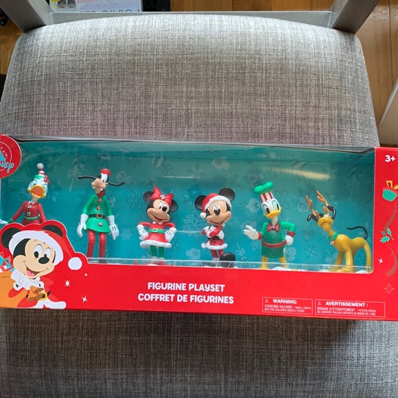 Disney Other - Disney Christmas Figurine Playset new in box